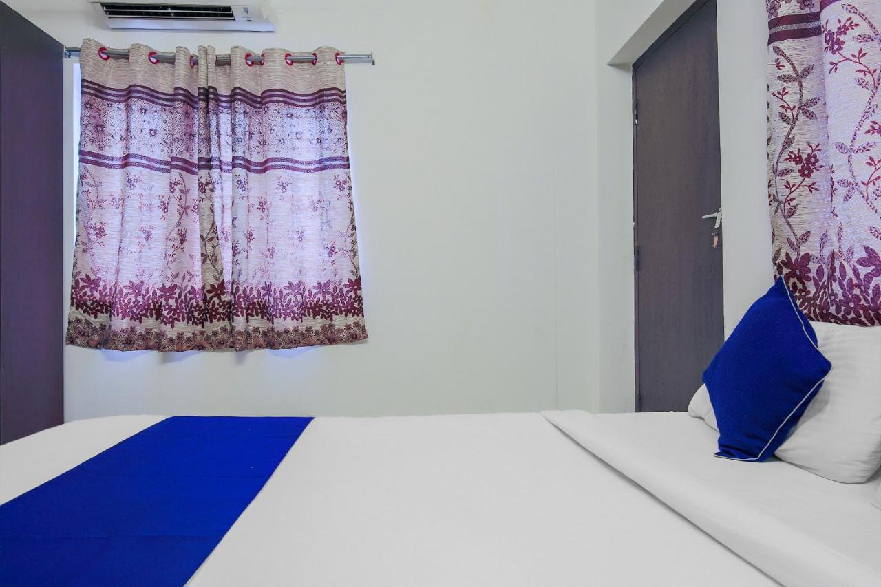 Hotel Oyo Silverkey 74581 Nallagandla Hyderabad Exterior foto